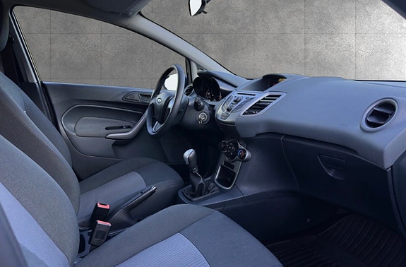 Ford Fiesta 12 of 28