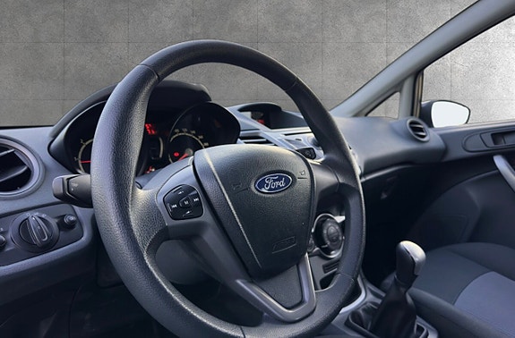 Ford Fiesta 17 of 28