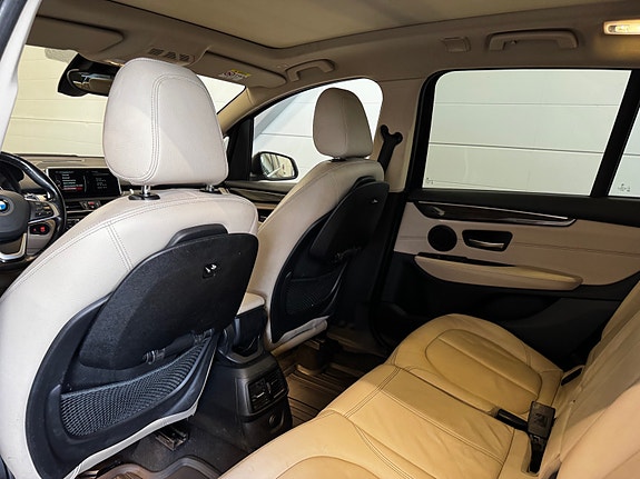 BMW 220d 26 of 30
