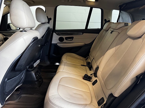 BMW 220d 28 of 30