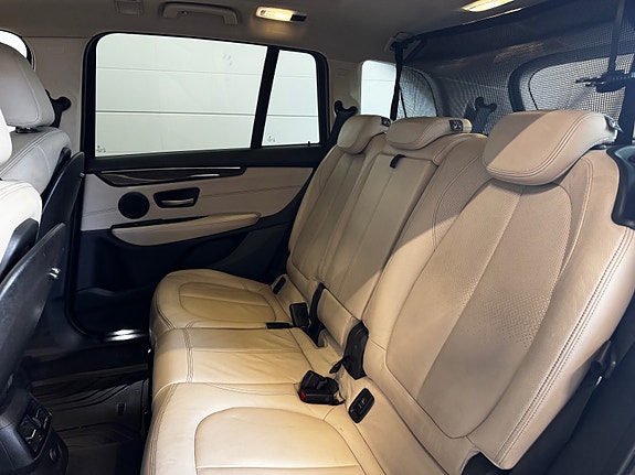 BMW 220d 29 of 30