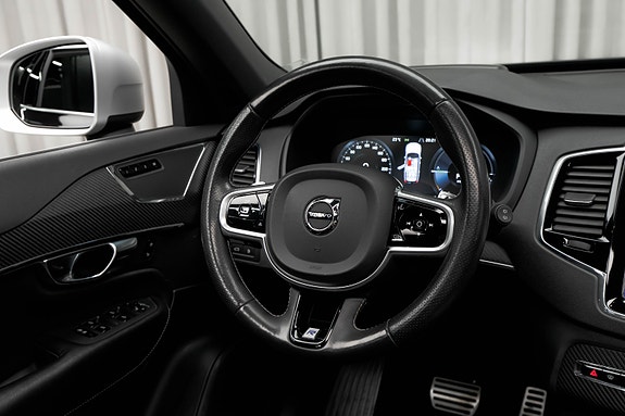 Volvo XC90 24 of 30