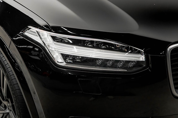 Volvo XC90 3 of 30