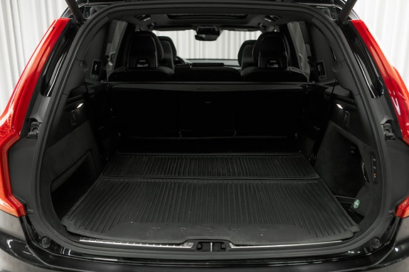 Volvo XC90 13 of 30