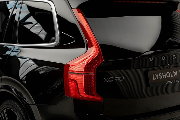 Volvo XC90 11 of 30