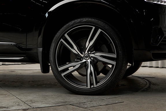 Volvo XC90 5 of 30