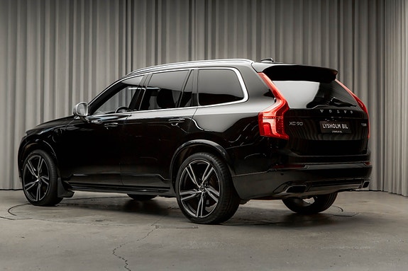 Volvo XC90 9 of 30