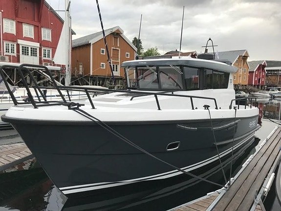 NY - SARGO 33 EXPLORER - BAKDØR - SIDEPORT - TAXIBÅT 3 of 29