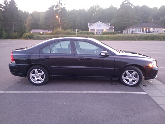Volvo S60 4 of 27