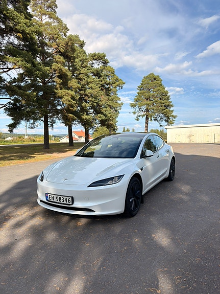 Tesla Model 3 6 of 15