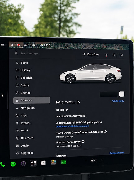 Tesla Model 3 15 of 15