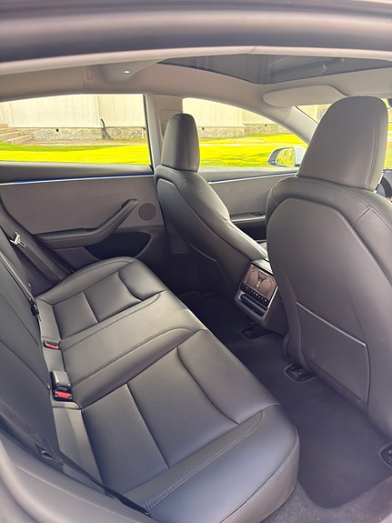 Tesla Model 3 10 of 15