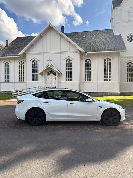 Tesla Model 3 2 of 15