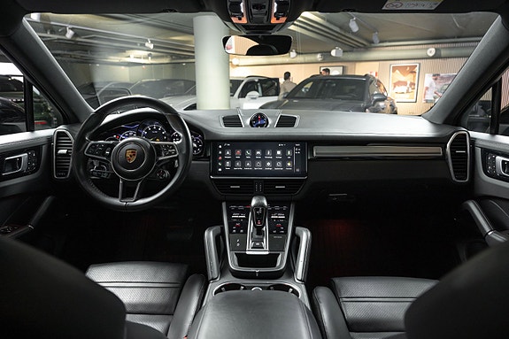Porsche Cayenne Coupe 23 of 30