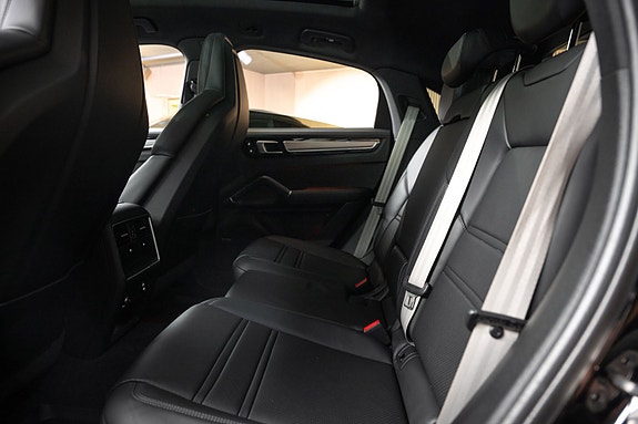 Porsche Cayenne Coupe 21 of 30