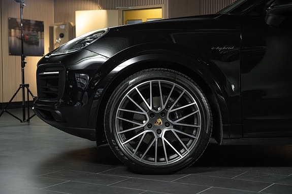 Porsche Cayenne Coupe 8 of 30