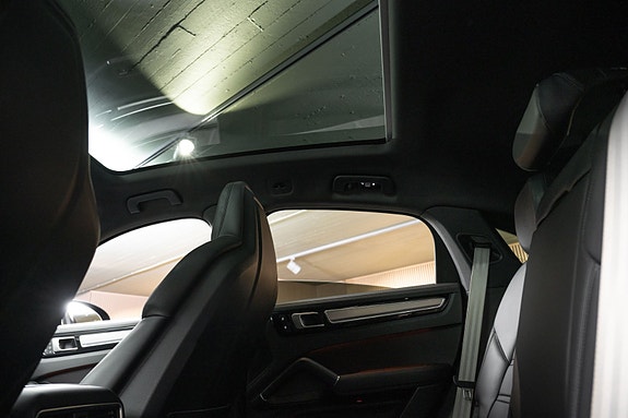 Porsche Cayenne Coupe 22 of 30