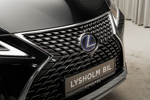 Lexus RX450h 5 of 30