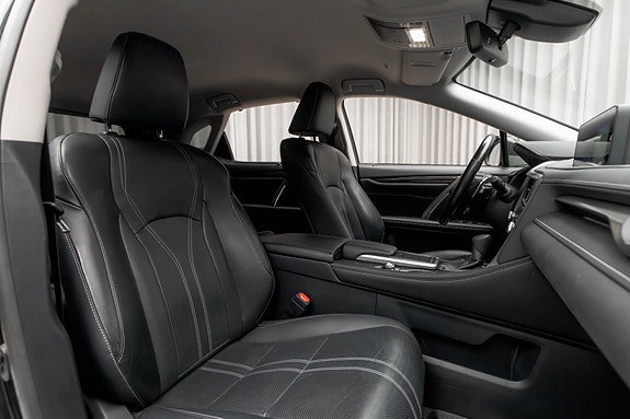 Lexus RX450h 16 of 30