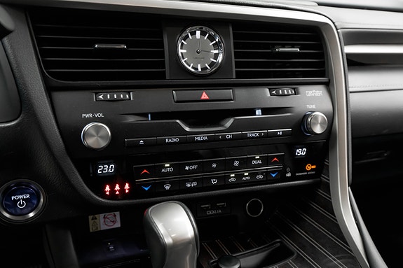 Lexus RX450h 26 of 30