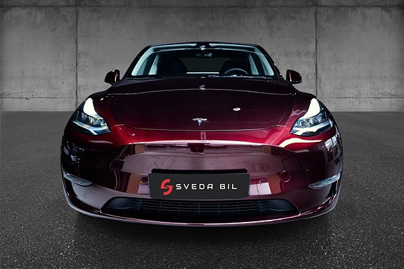 Tesla Model Y 2 of 30