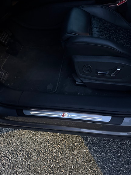 Audi e-tron 26 of 30