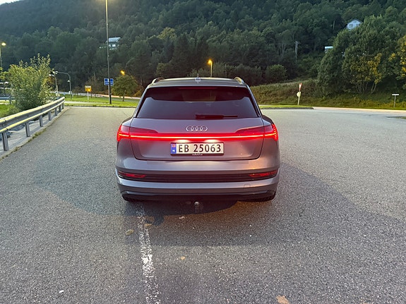 Audi e-tron 10 of 30