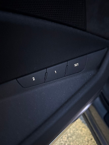 Audi e-tron 30 of 30