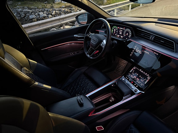 Audi e-tron 23 of 30