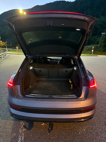 Audi e-tron 13 of 30