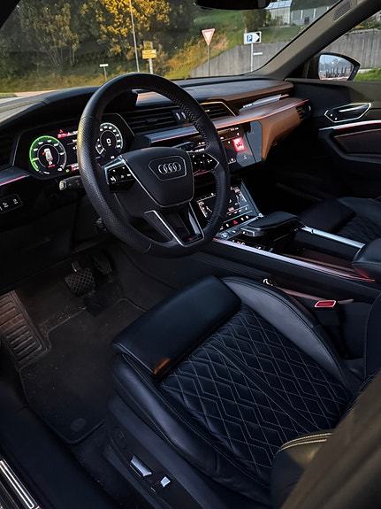 Audi e-tron 17 of 30