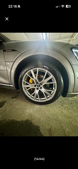 Audi e-tron 9 of 30