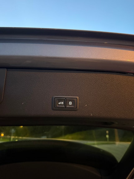 Audi e-tron 12 of 30