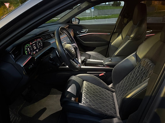 Audi e-tron 15 of 30
