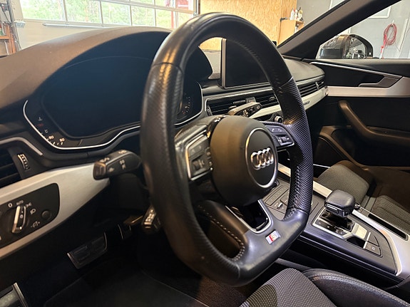 Audi A4 14 of 30