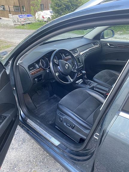 Skoda Superb 11 of 18