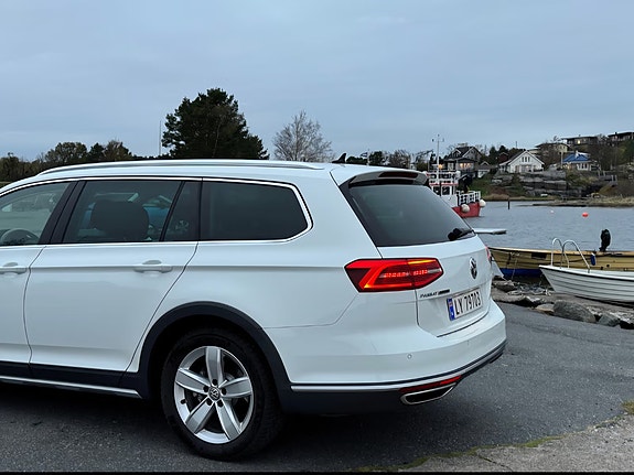 Volkswagen Passat Alltrack 11 of 30