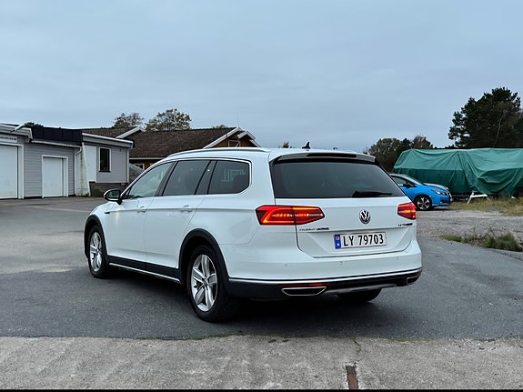 Volkswagen Passat Alltrack 19 of 30