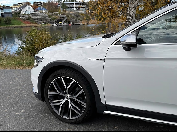 Volkswagen Passat Alltrack 8 of 30
