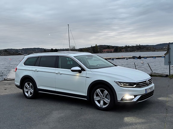 Volkswagen Passat Alltrack 14 of 30