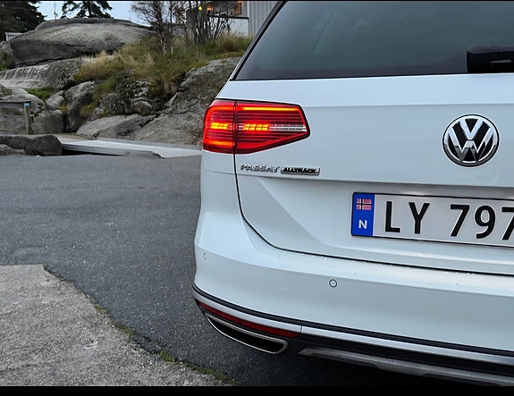 Volkswagen Passat Alltrack 21 of 30
