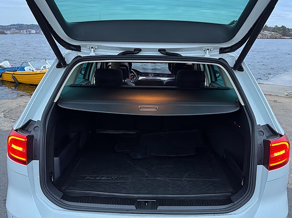 Volkswagen Passat Alltrack 23 of 30