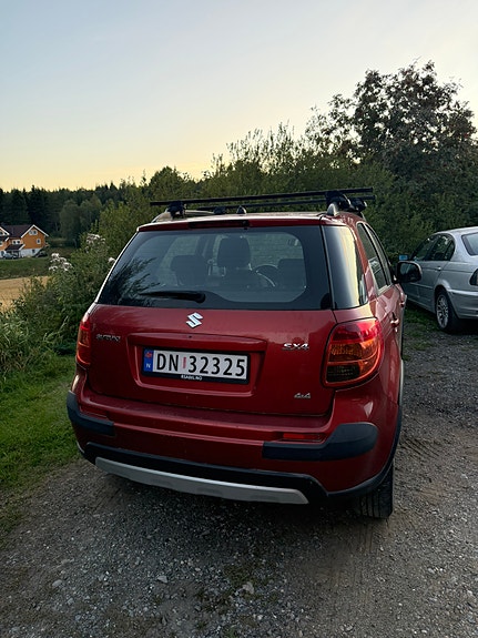 Suzuki SX4 3 of 24