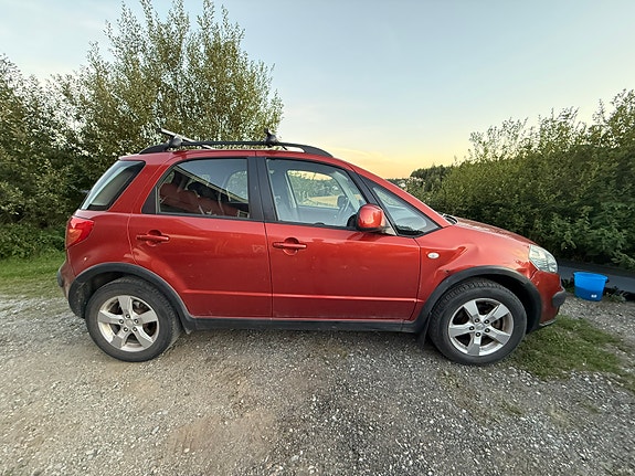 Suzuki SX4 2 of 24