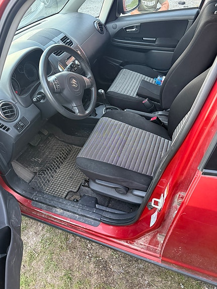 Suzuki SX4 6 of 24
