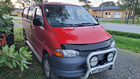 Toyota HiAce 4 of 5