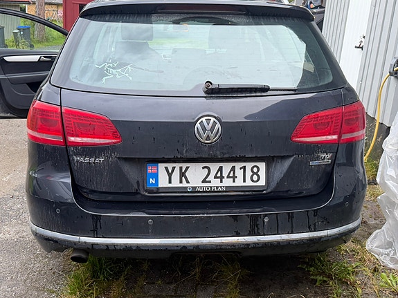 Volkswagen Passat 21 of 25
