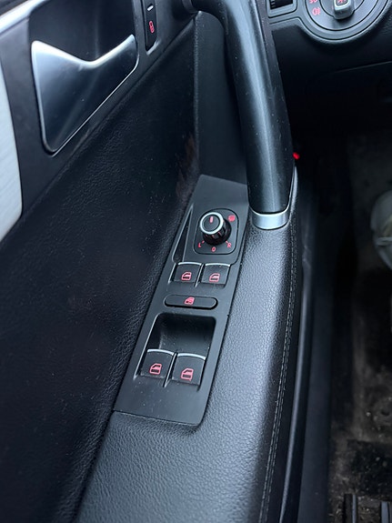 Volkswagen Passat 10 of 25