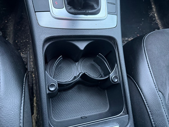 Volkswagen Passat 13 of 25