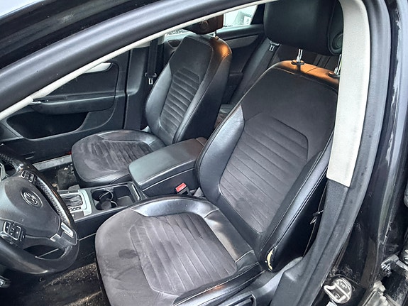 Volkswagen Passat 16 of 25